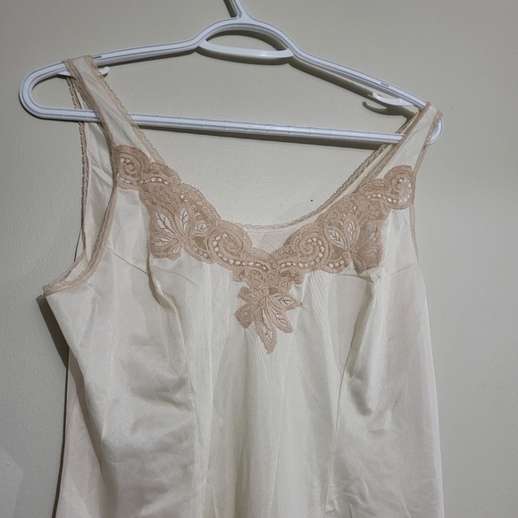 Vintage  retro Sleepwear peachy cream in size F/44 - Picture 2 of 13